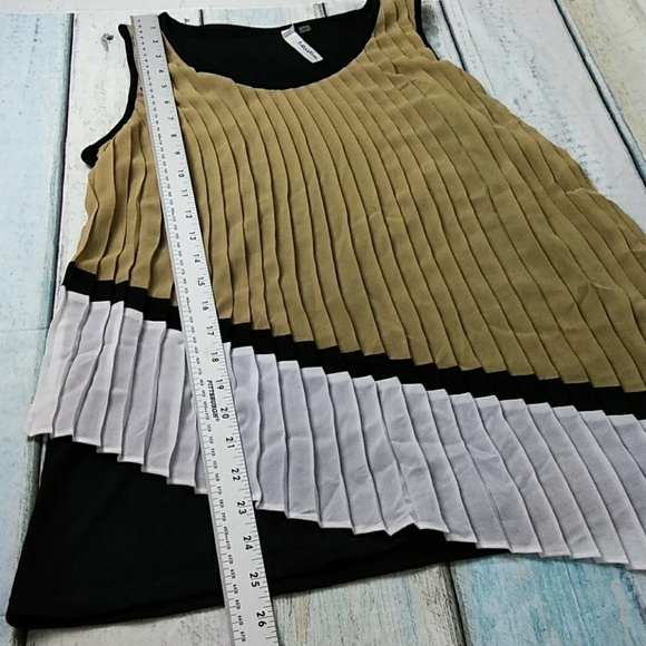 NY Collection top cap sleeve size medium - Picture 8 of 8